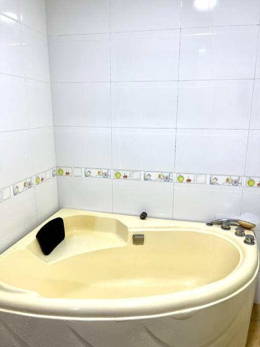 Comfort Haven Sea View Apartment Dar es Salaam Esterno foto