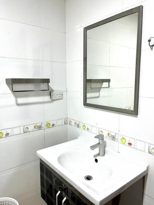 Comfort Haven Sea View Apartment Dar es Salaam Esterno foto