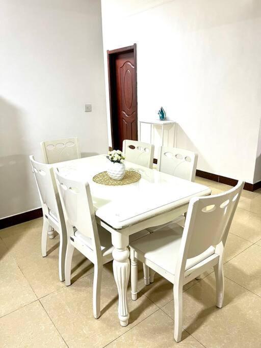 Comfort Haven Sea View Apartment Dar es Salaam Esterno foto